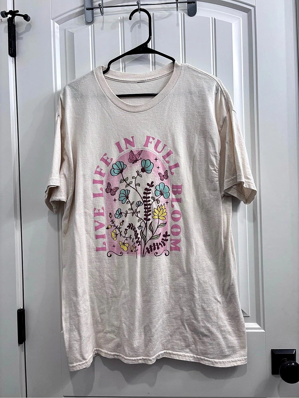 Floral Graphic Short Sleeve Tee in Cream